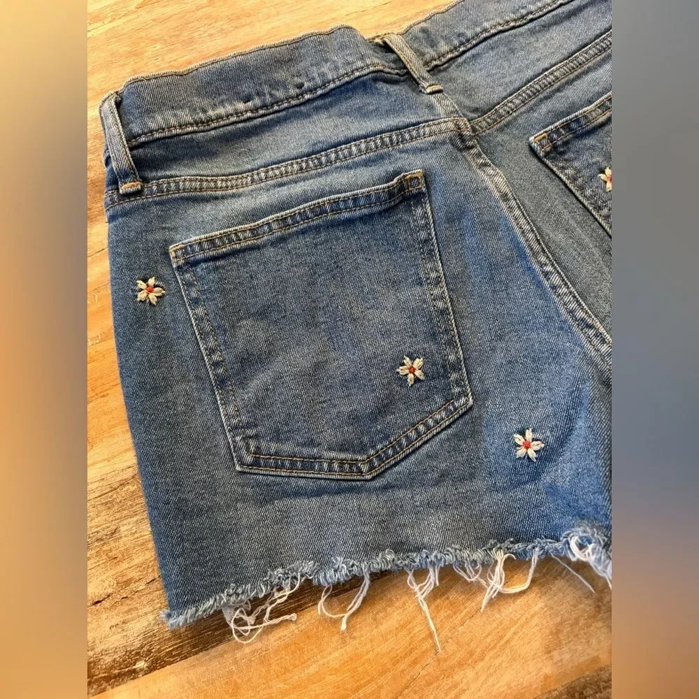 GAP Denim Women's Jean Shorts Size 28 Floral Embroidered 3” Stretch Denim Boho